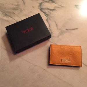 New Tumi Bifold Card Case w/ interior pocket